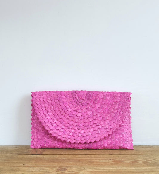 Raffia clutch