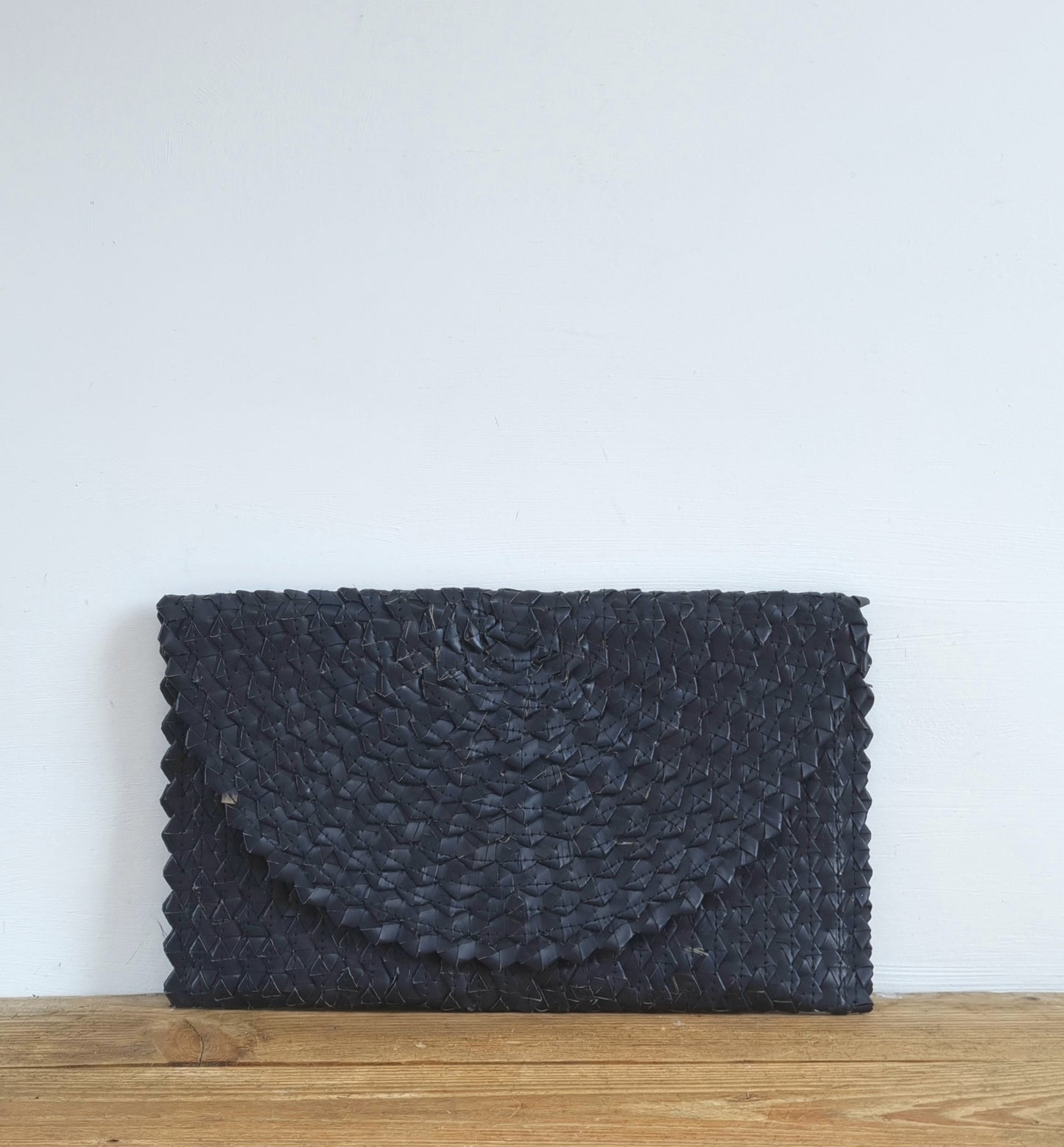 Raffia clutch