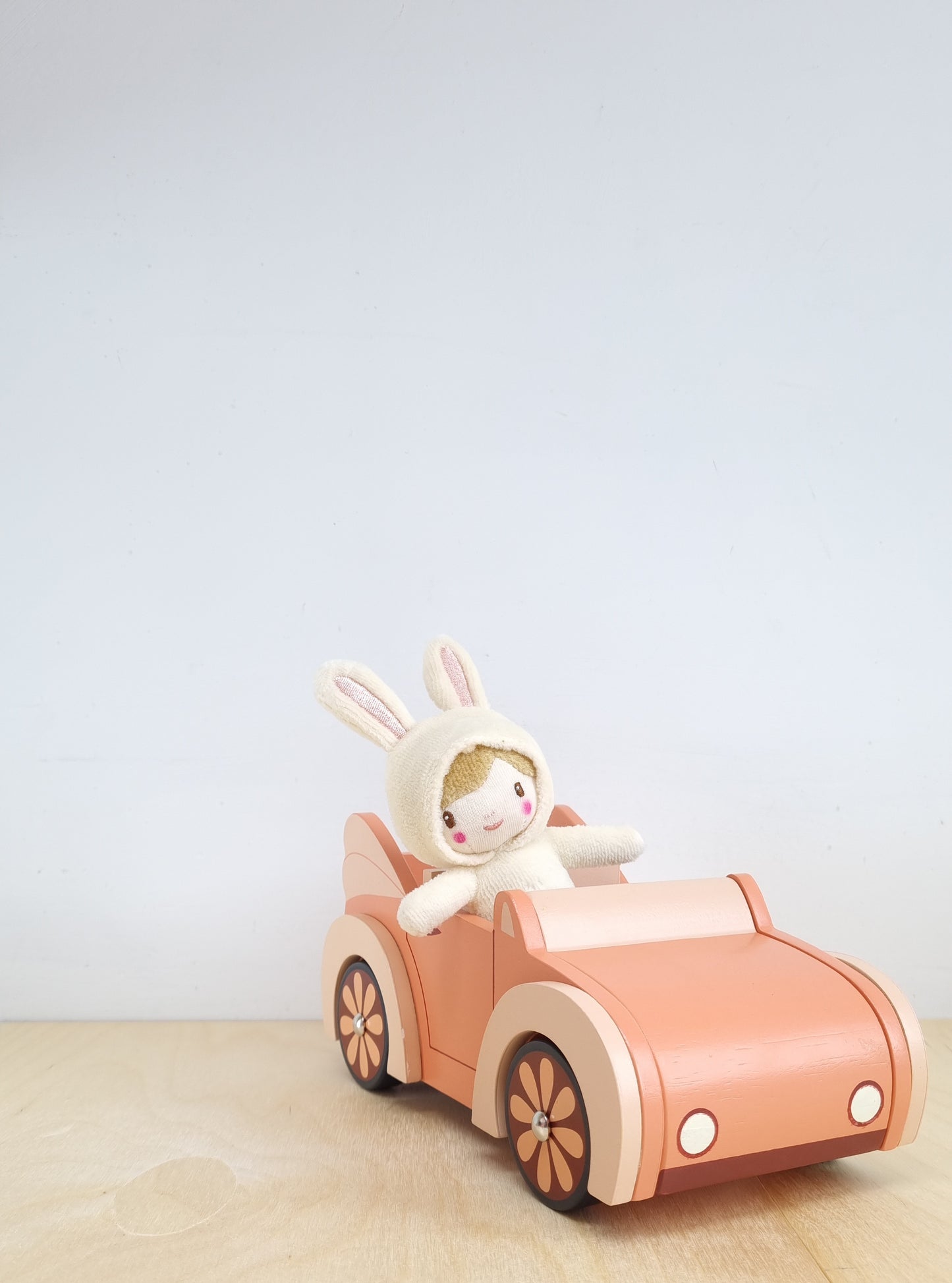 Dolls house car