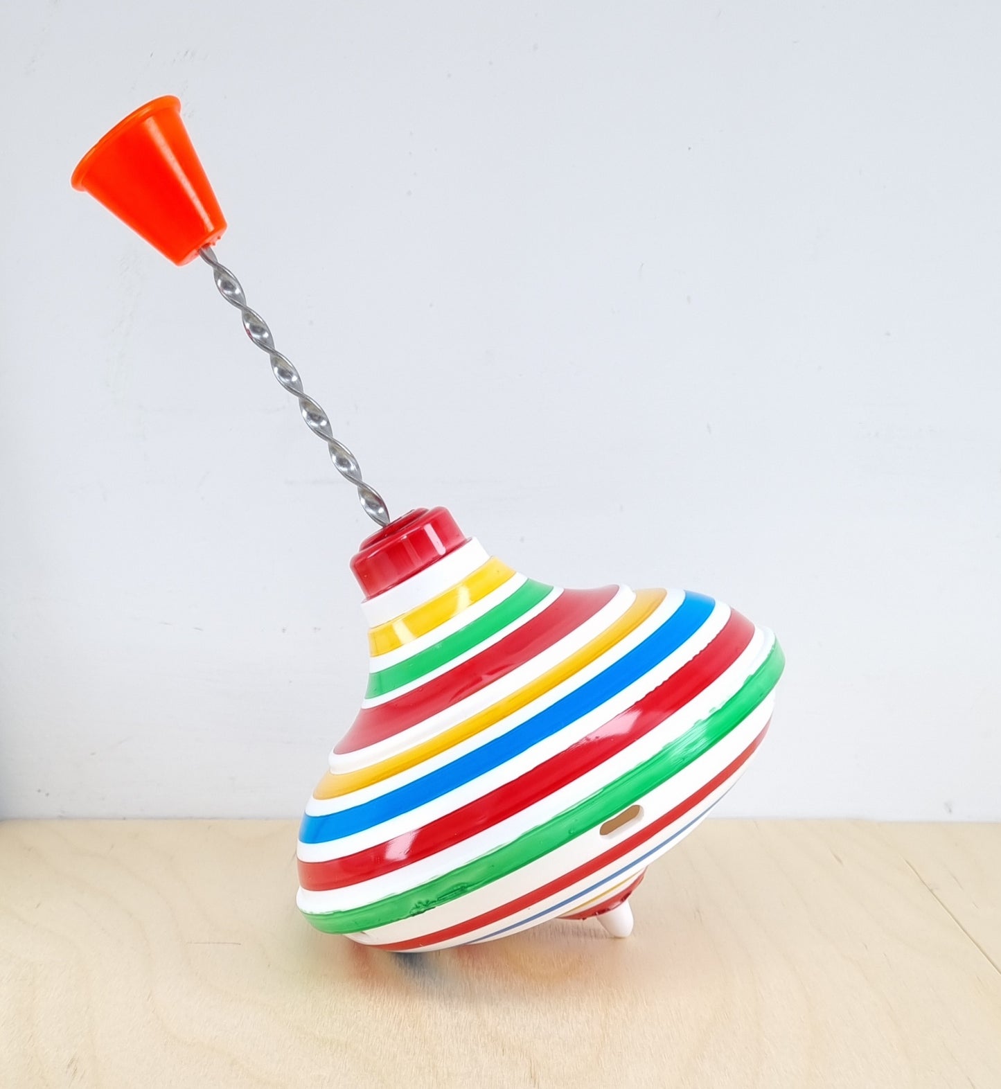 Metal spinning top