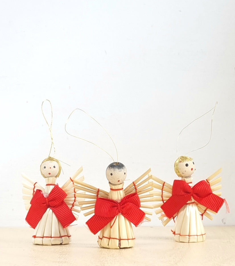 3 straw angels