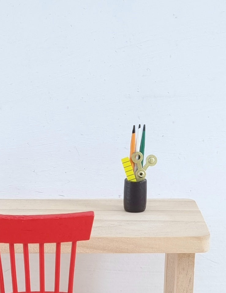 Mini pen holder
