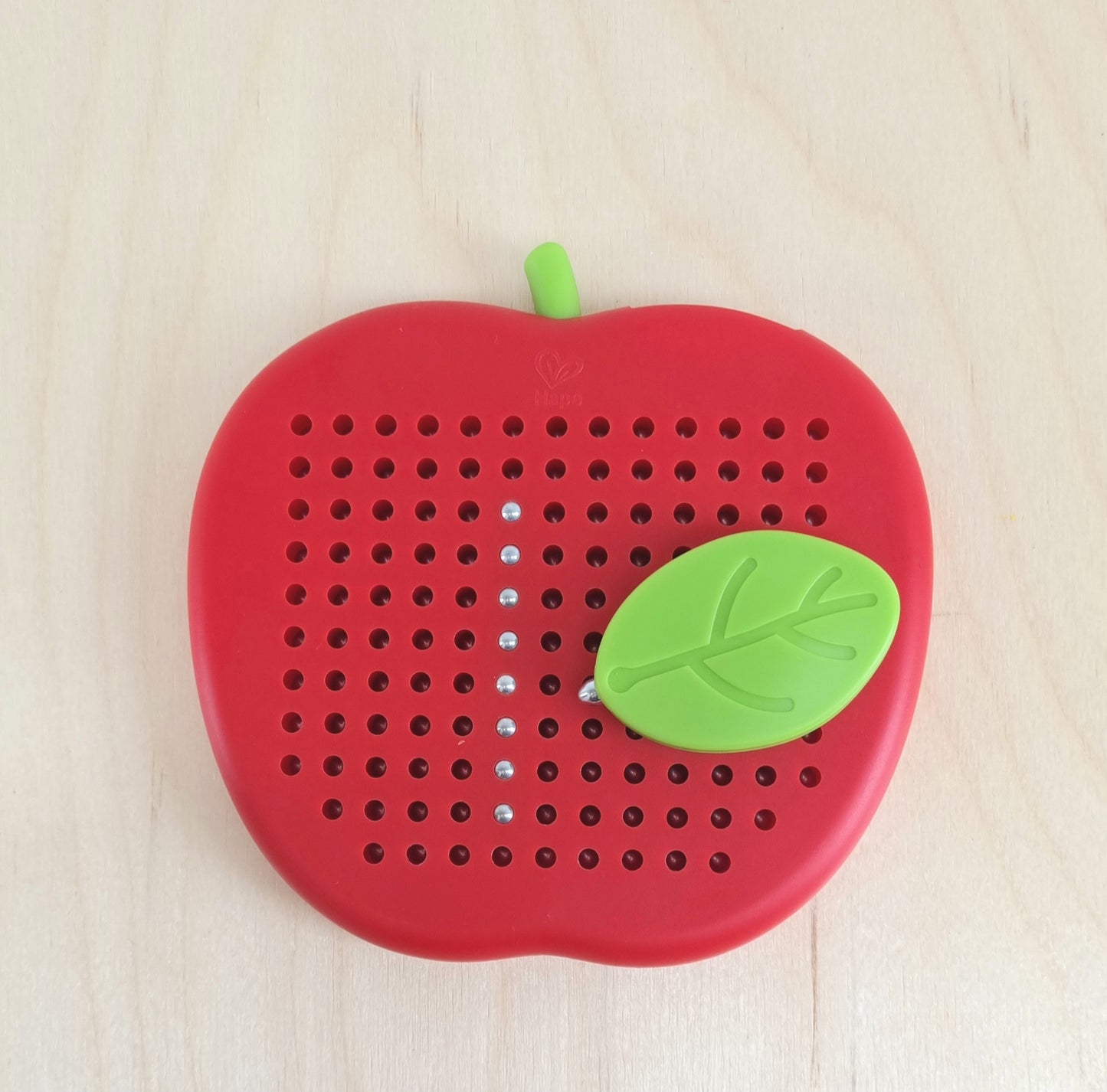 Magnetic apple board