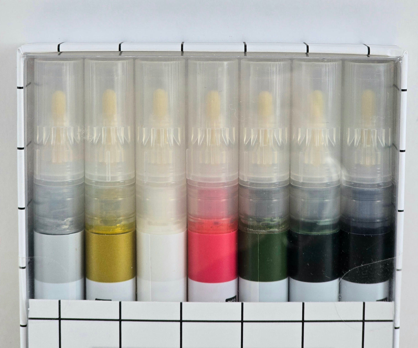 Acrylic paint markers