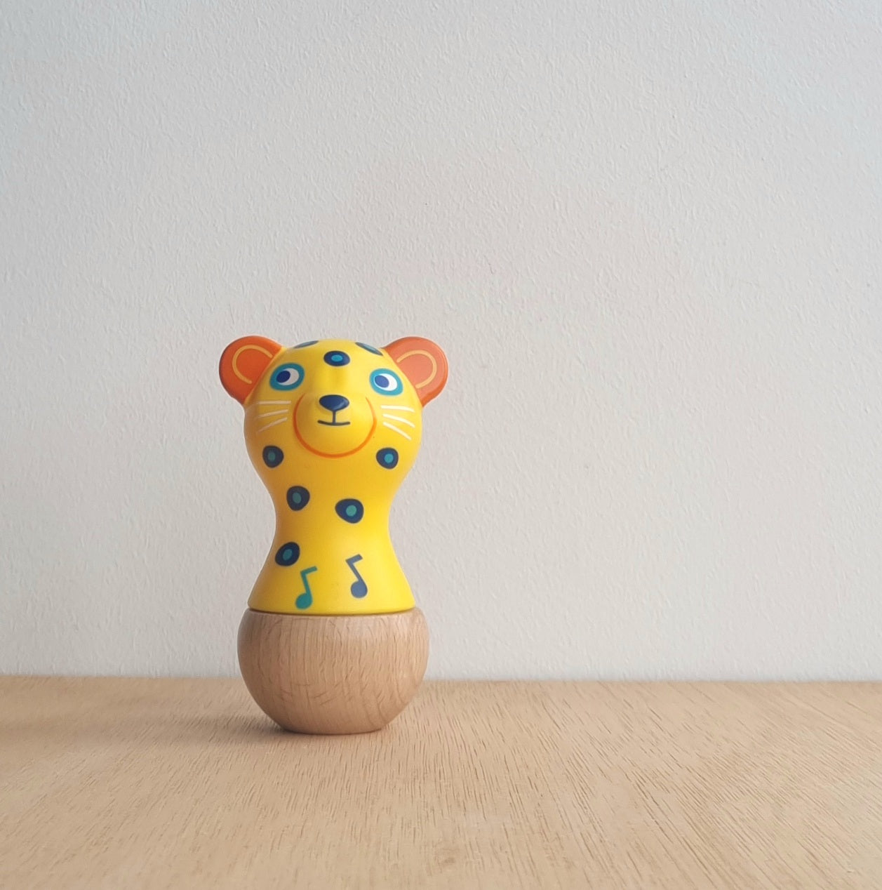 Leopard rattle