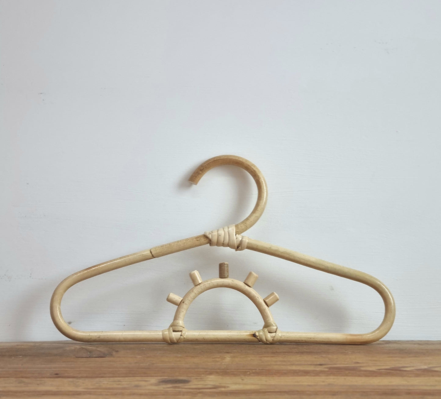 Kids rattan hanger