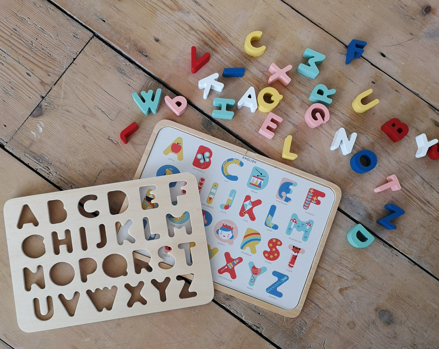 Multi language alphabet puzzle