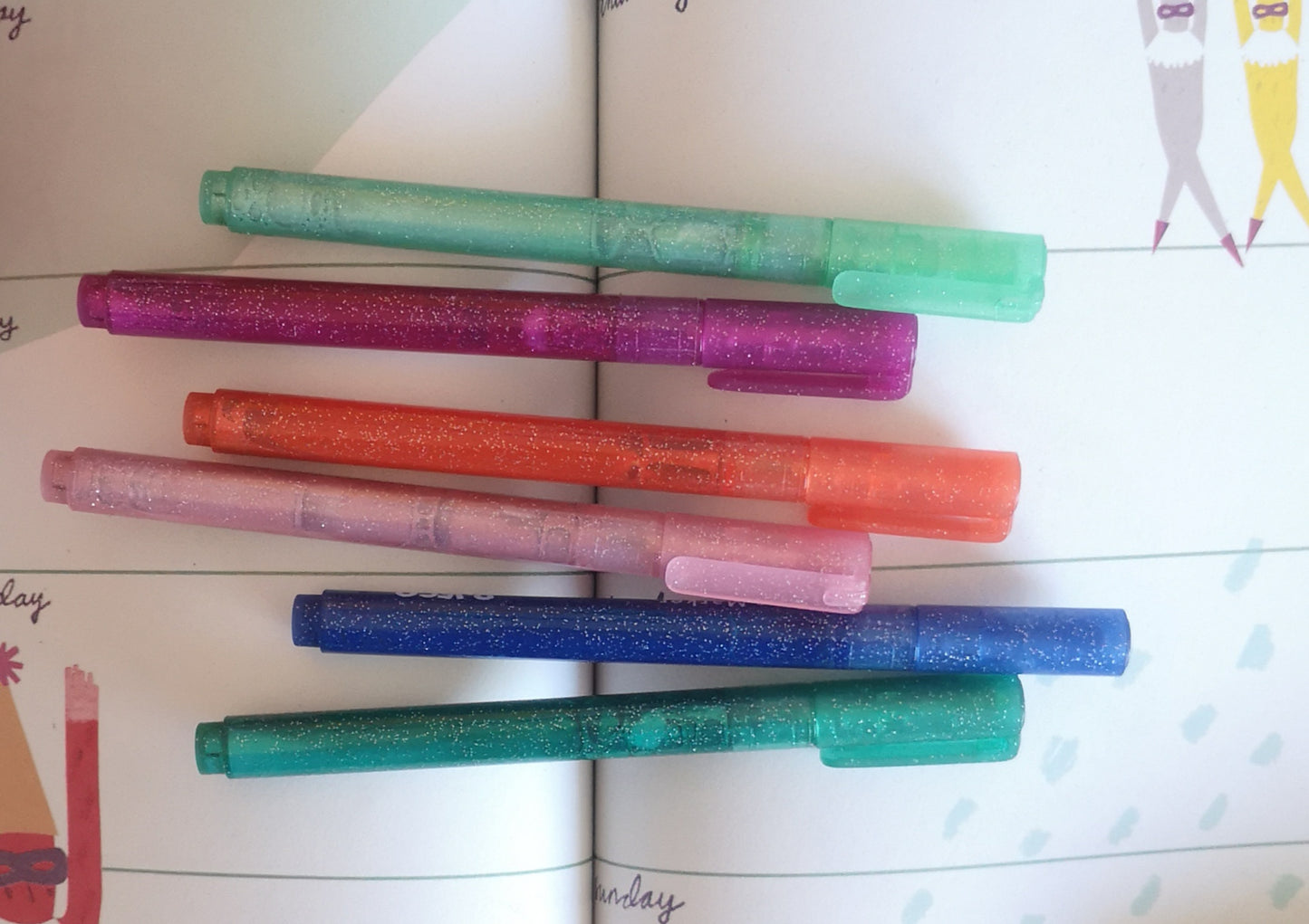 6 glitter markers