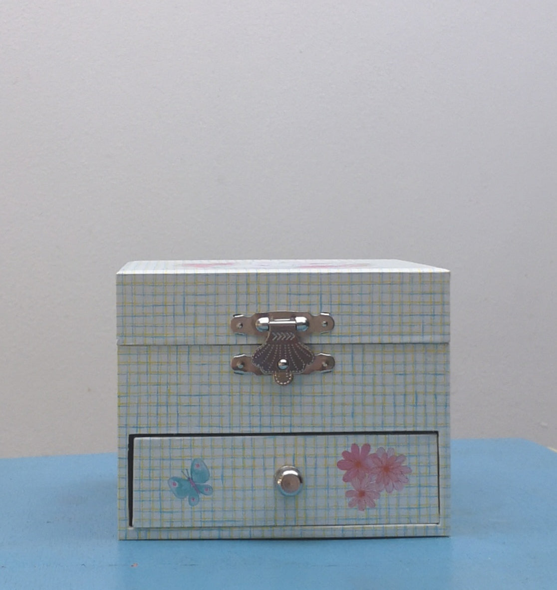 Rabbit music box