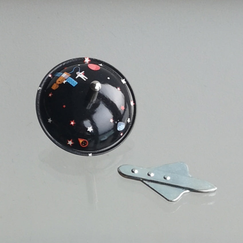 Space spinning top