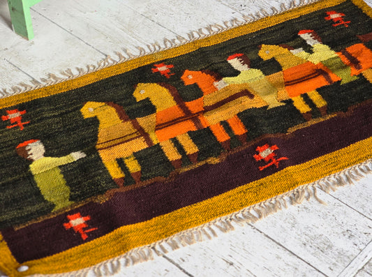 Vintage horse trainer rug