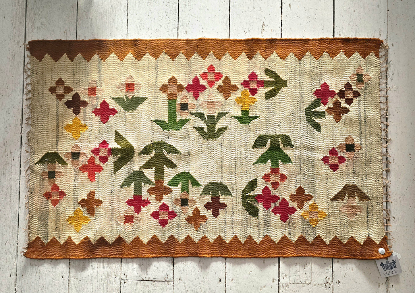 Vintage flowers rug