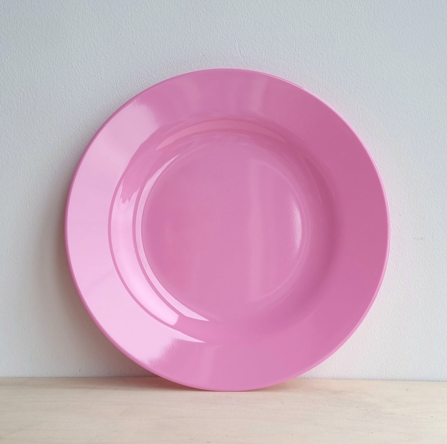 Light pink plastic clearance plates