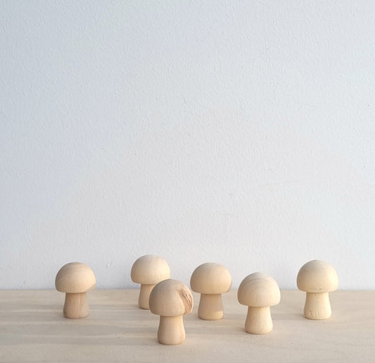 6 wooden mushrooms to decorate