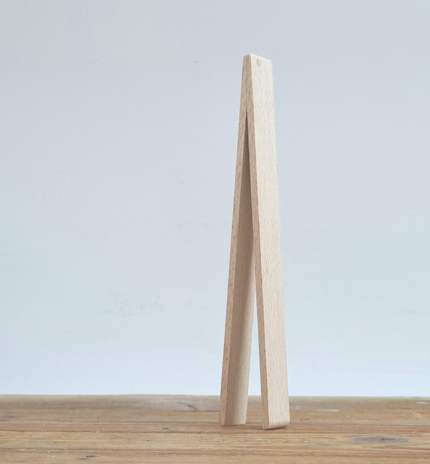 Wooden tong