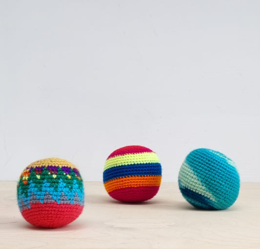 Crochet juggling ball