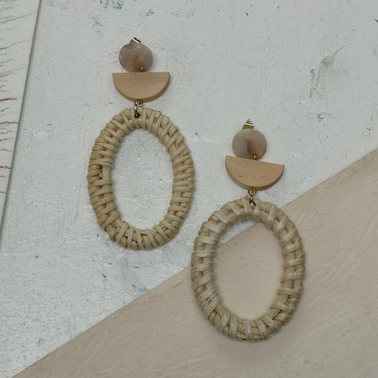 Oval rattan and acrylic earrings