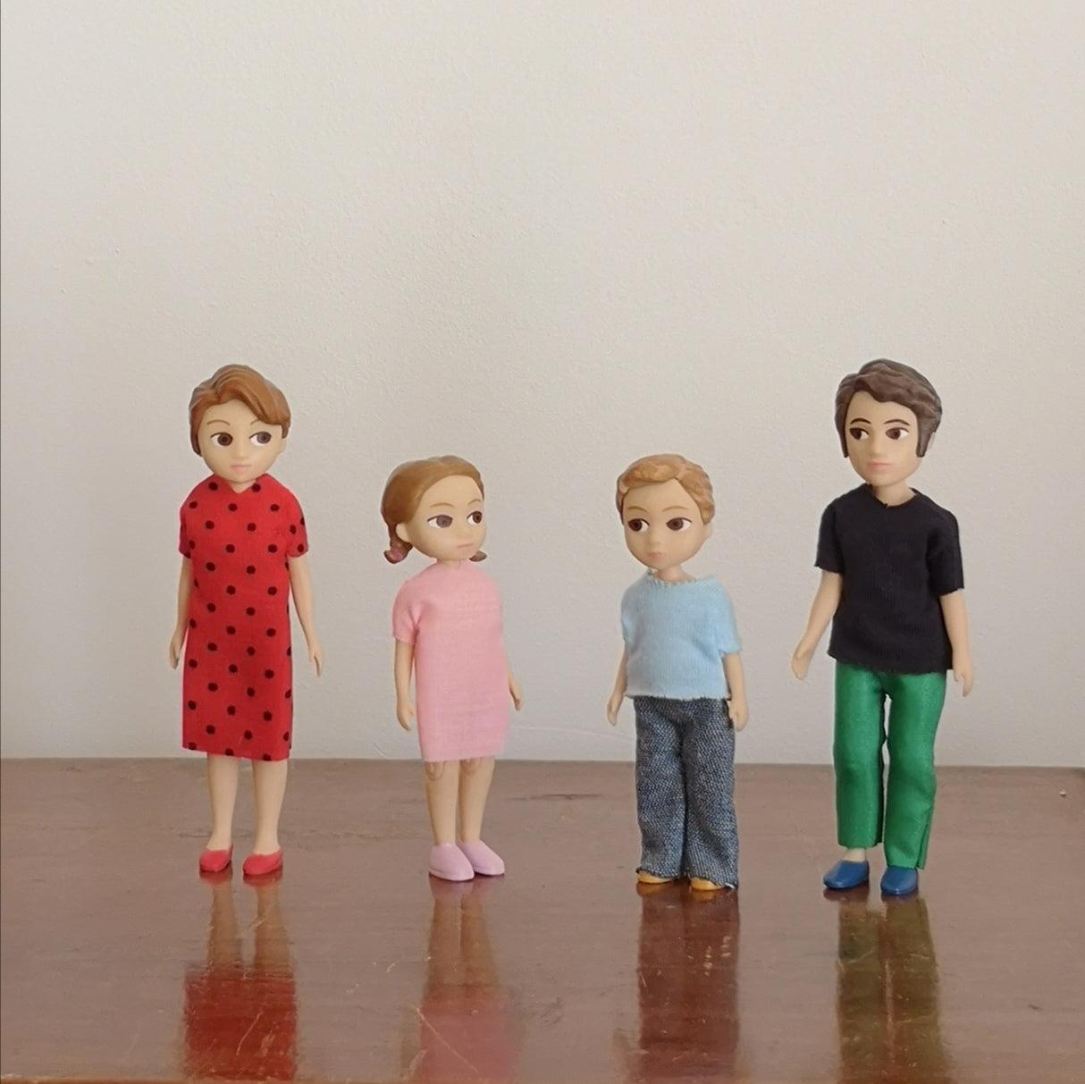Dolls house family