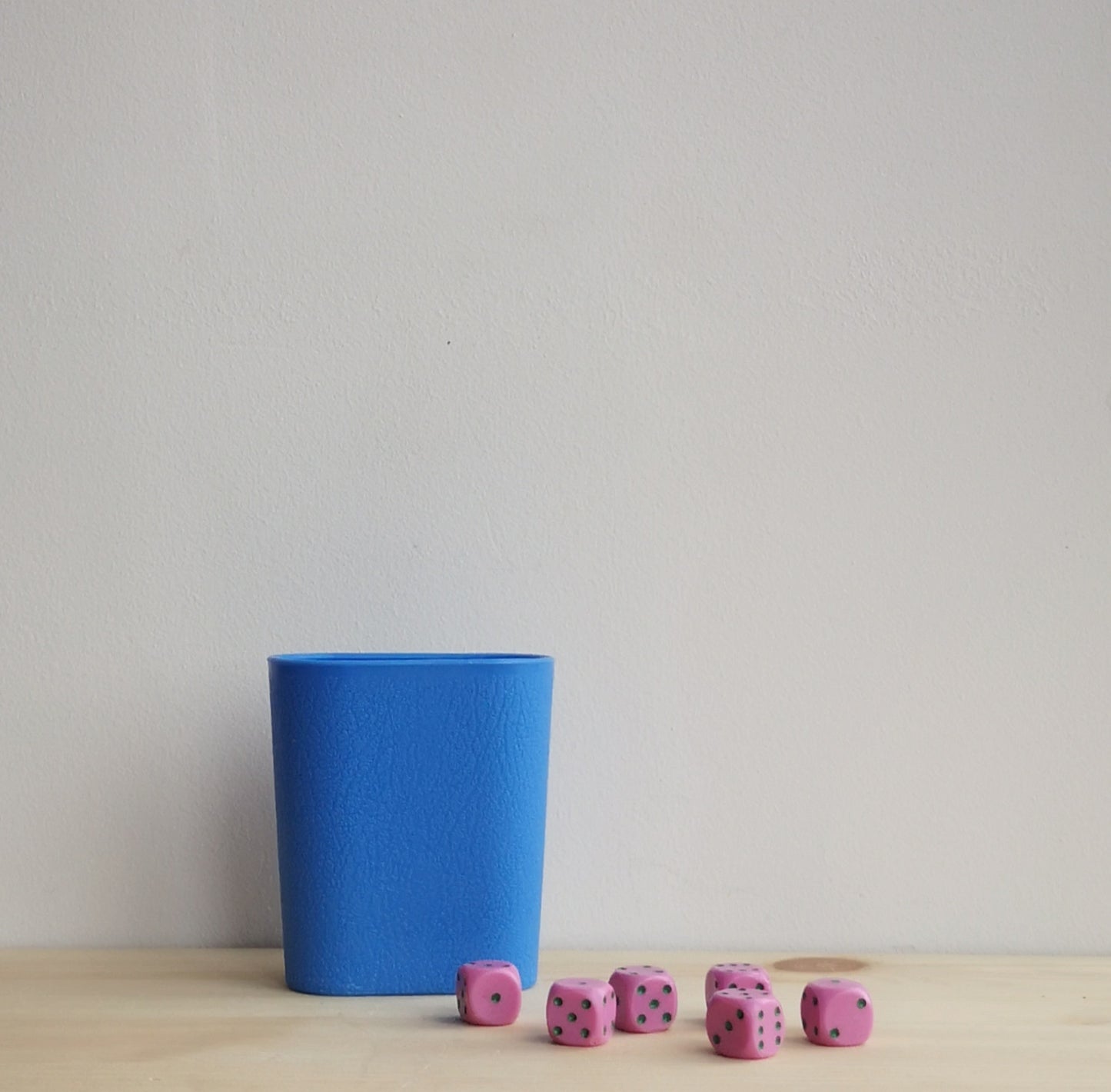 Cup and 6 dice
