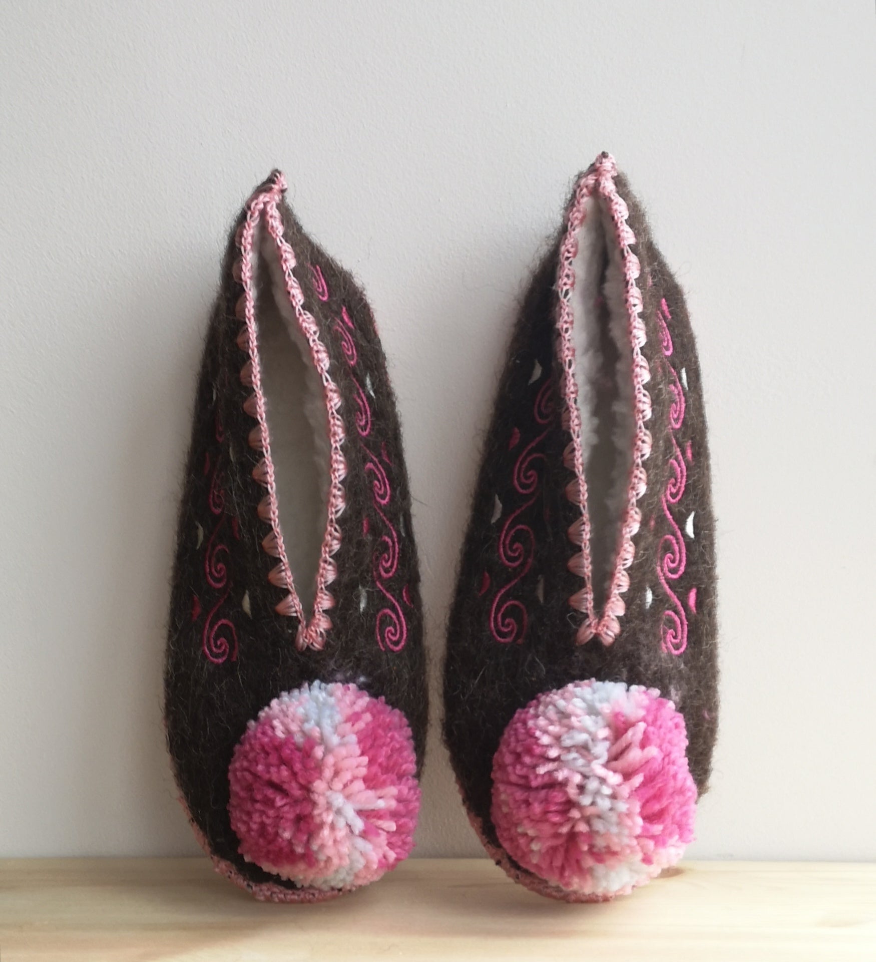 Greek pom pom slippers Wickle